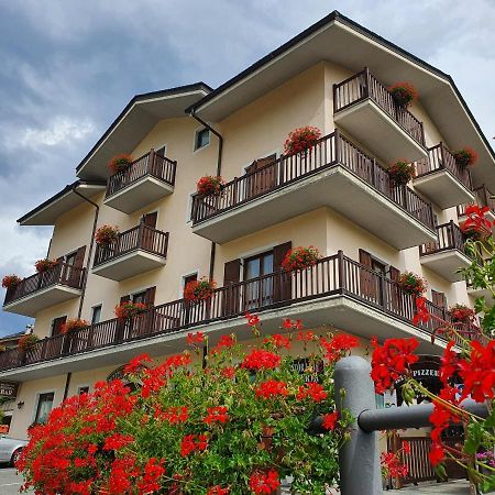 Hotel Ristorante Chateau Aymavilles Bagian luar foto