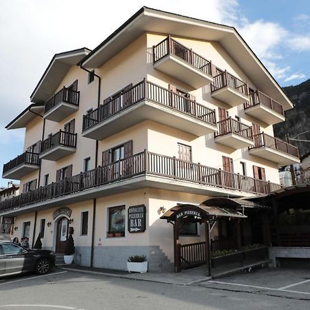 Hotel Ristorante Chateau Aymavilles Bagian luar foto