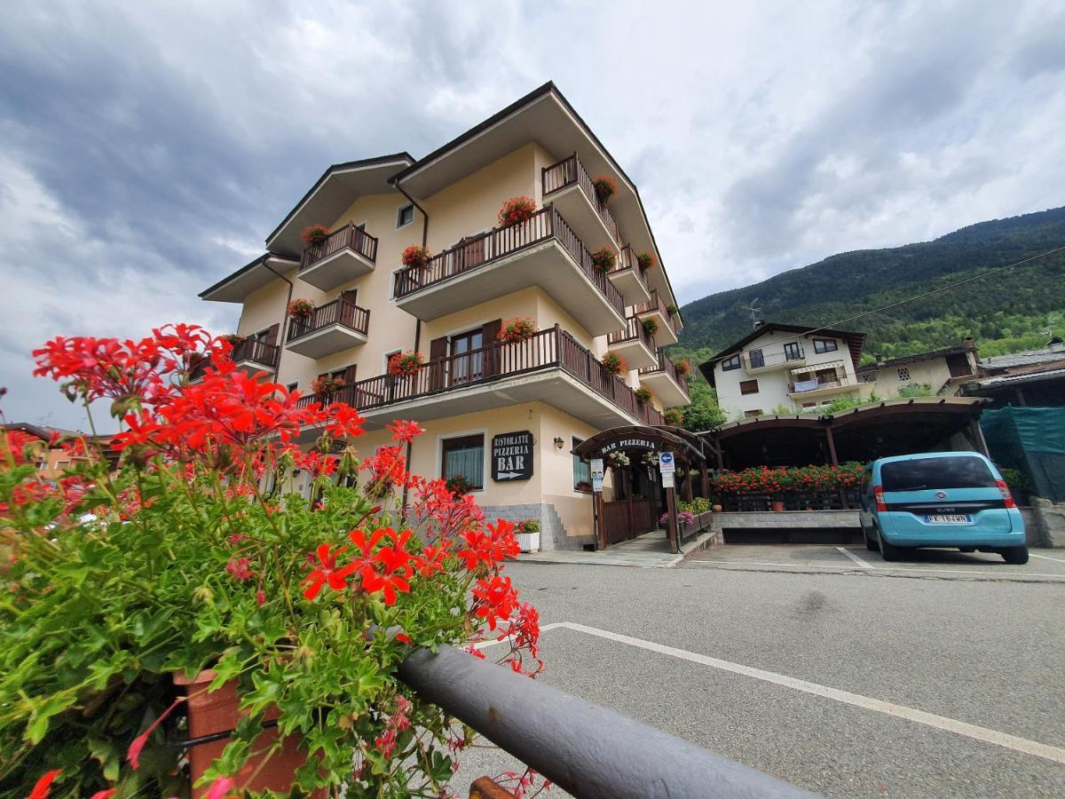 Hotel Ristorante Chateau Aymavilles Bagian luar foto