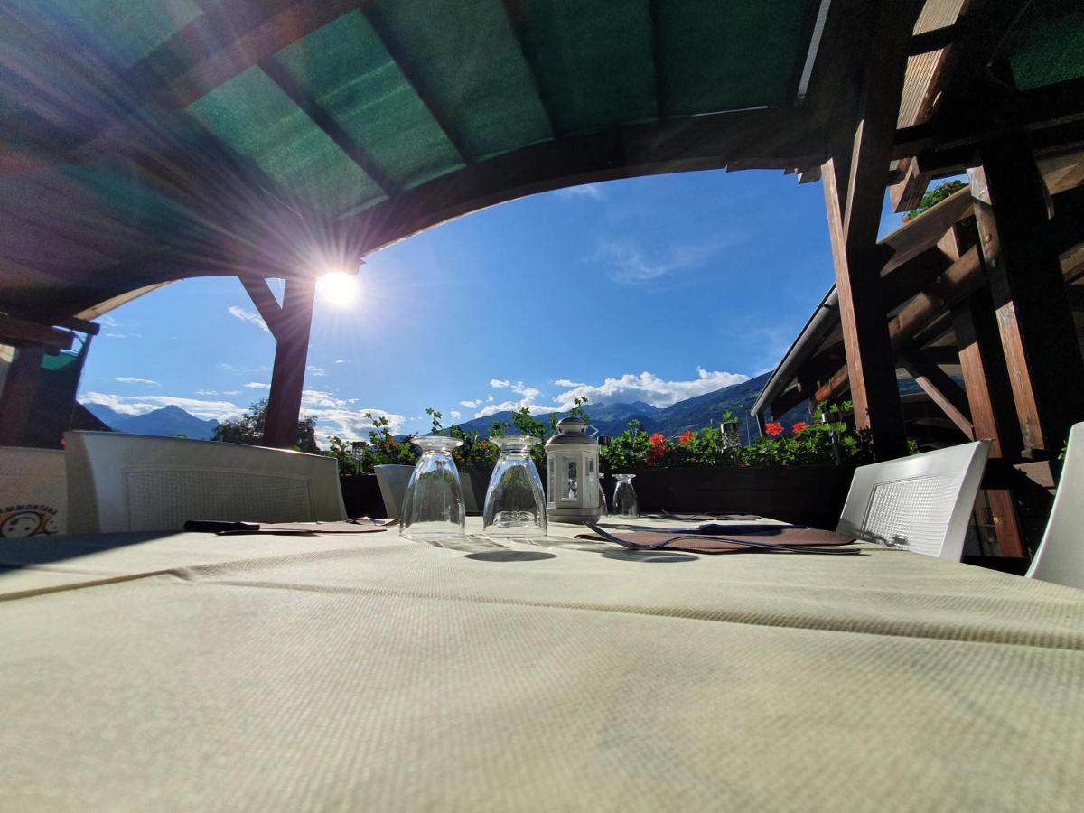 Hotel Ristorante Chateau Aymavilles Bagian luar foto