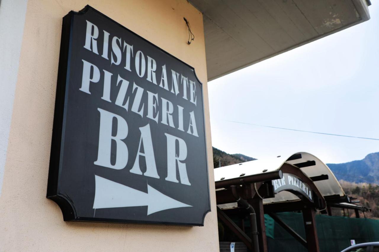 Hotel Ristorante Chateau Aymavilles Bagian luar foto