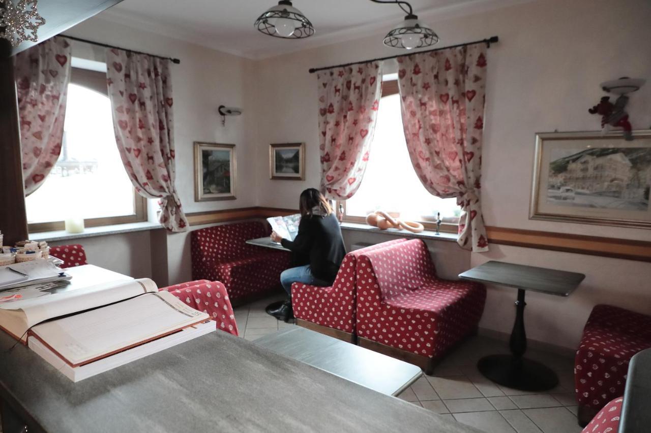 Hotel Ristorante Chateau Aymavilles Bagian luar foto