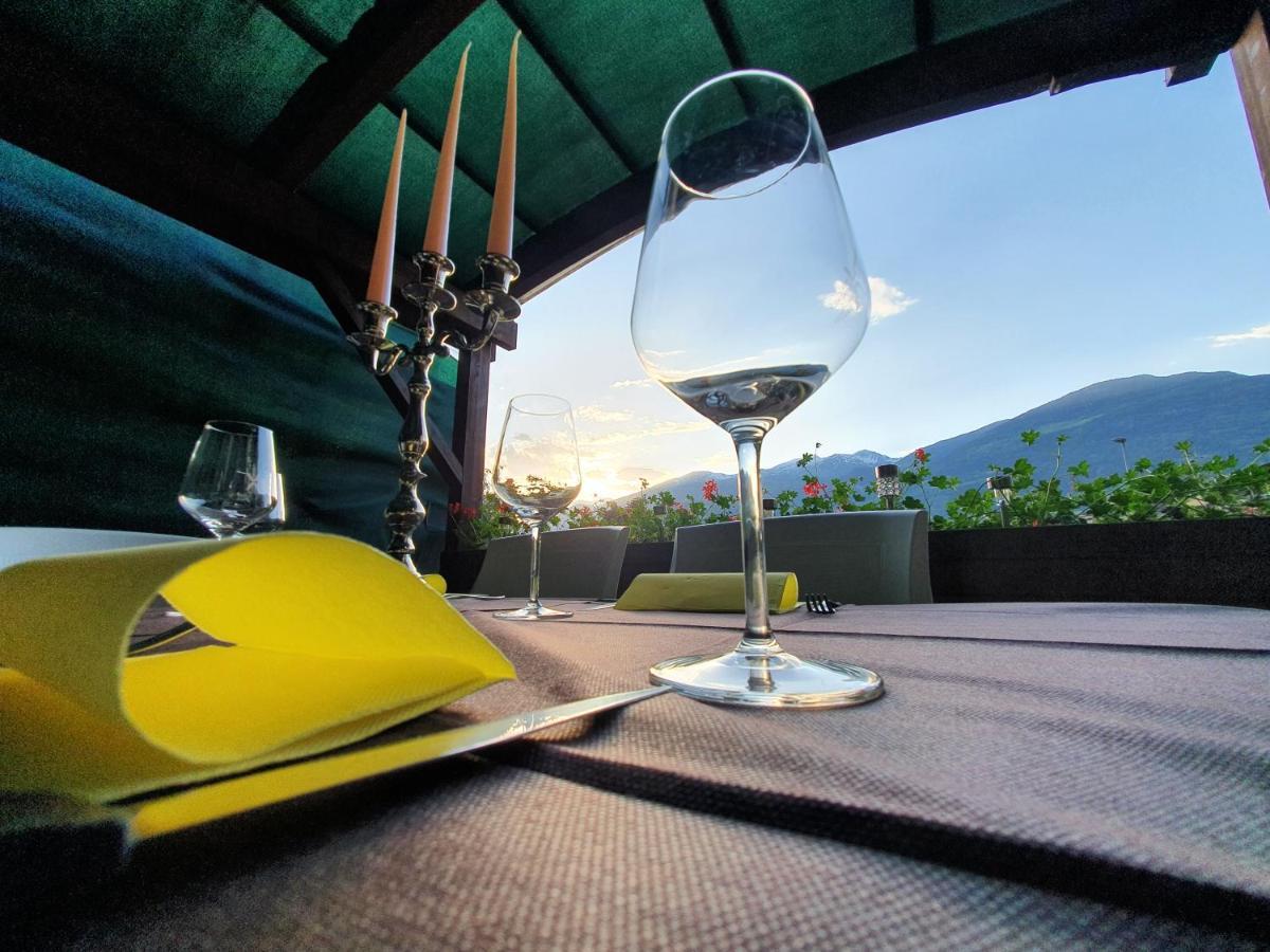 Hotel Ristorante Chateau Aymavilles Bagian luar foto